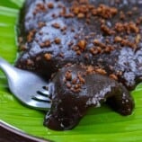 cutting kalamay hati with a fork.